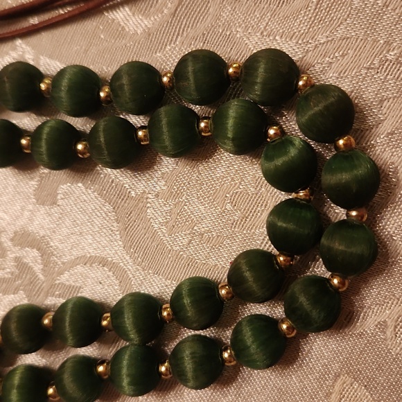 Green tones necklaces vintage. Shell and beads - Picture 3 of 4